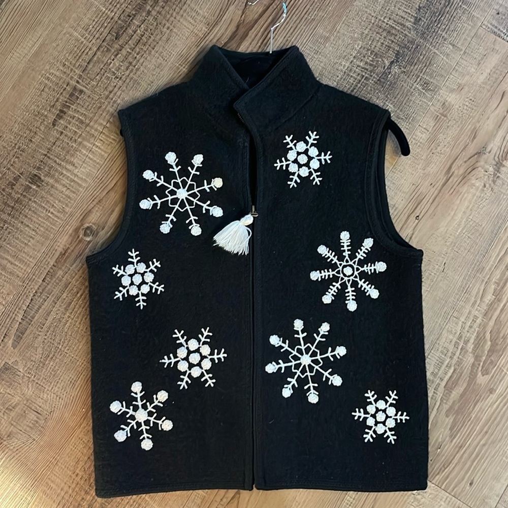 Black/white wool snowflake vest size small
